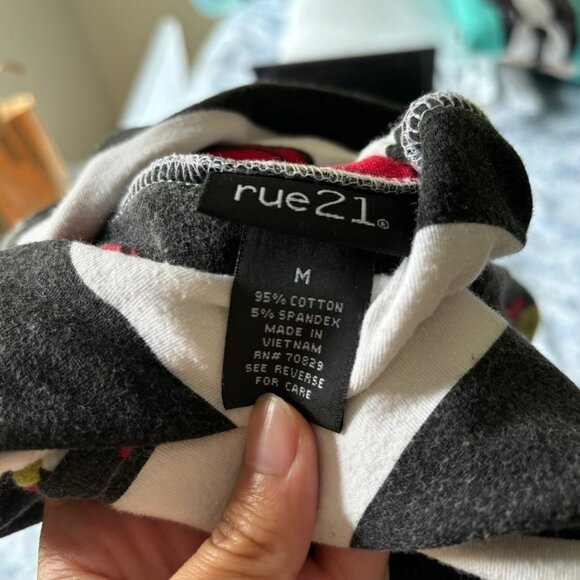 Size M rose cotton bodycon mini skirt - Picture 4 of 4